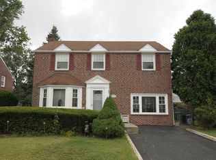 1417 Sunnyhill Ln, Havertown, PA 19083