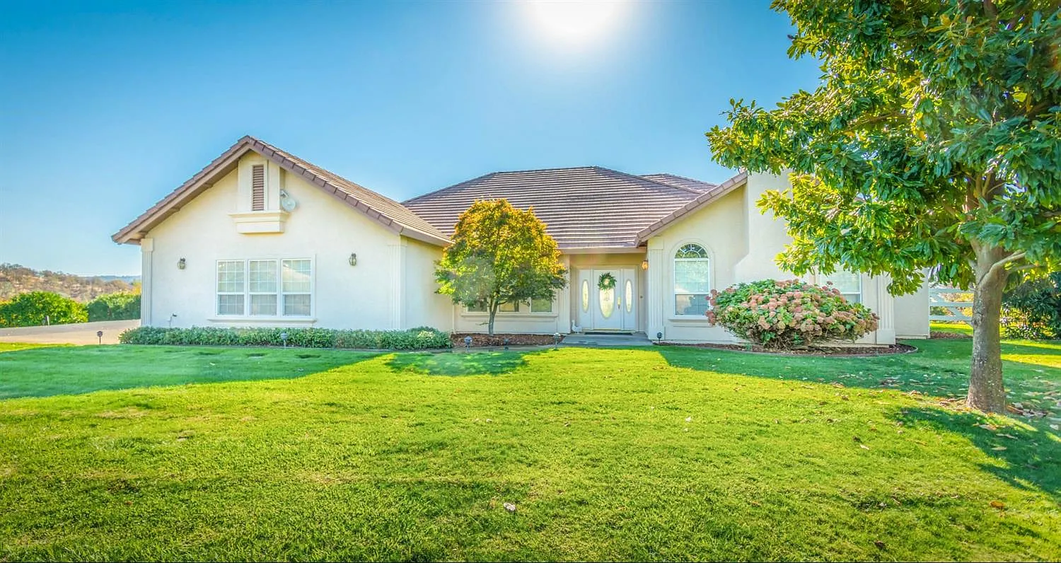 2671 Burgard Ln photo 1