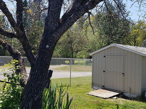 4th image of 120 Chaparral Dr