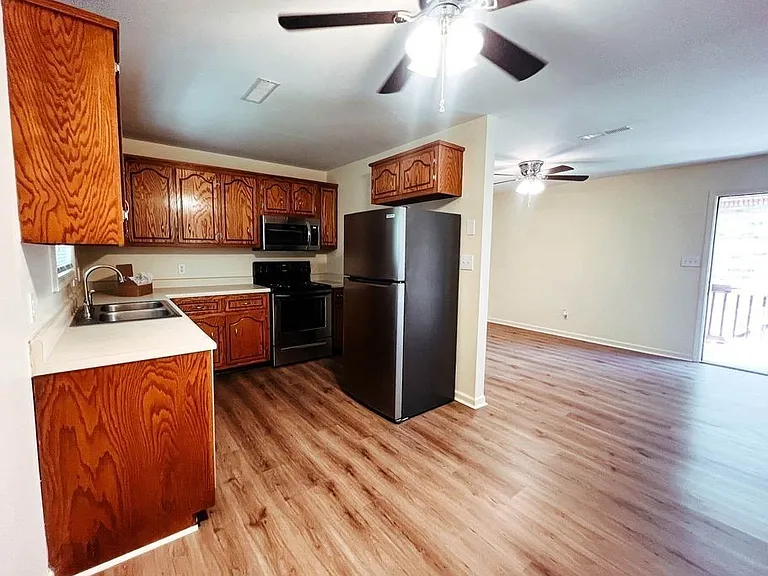 112 Ballygar St #G — Photo 13