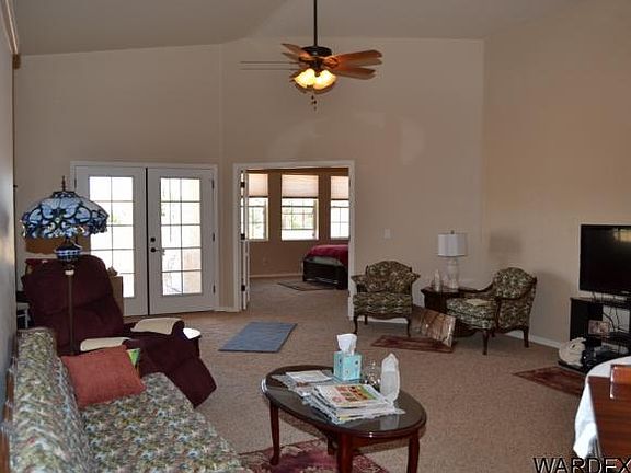 4th image of 934 Country Club Dr