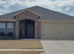1803 Yale St, Farmersville, TX 75442
