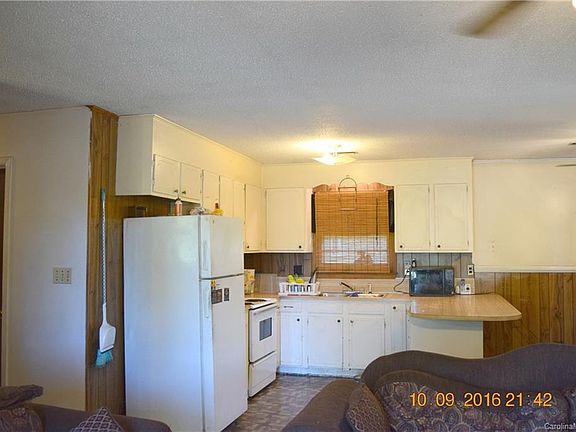 4th image of 6033 Maple Valley Dr