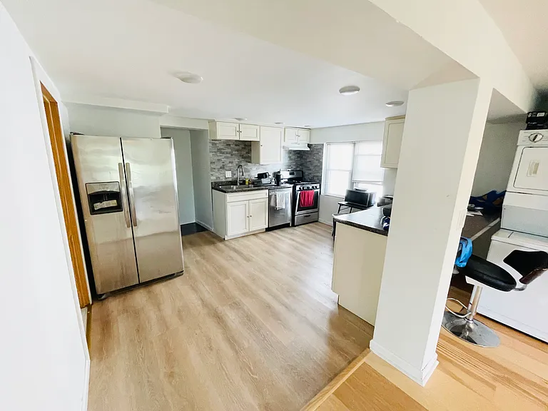 125 Oak St #A — Photo 4