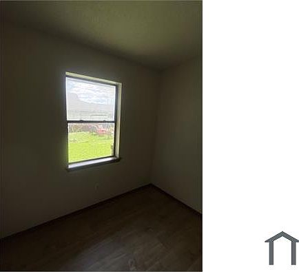 4th image of 4602 S Santa Fe Ave