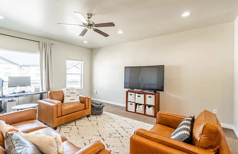 119 S 1800 W — Photo 4