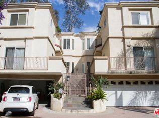 3276 Barham Blvd, Los Angeles, CA 90068