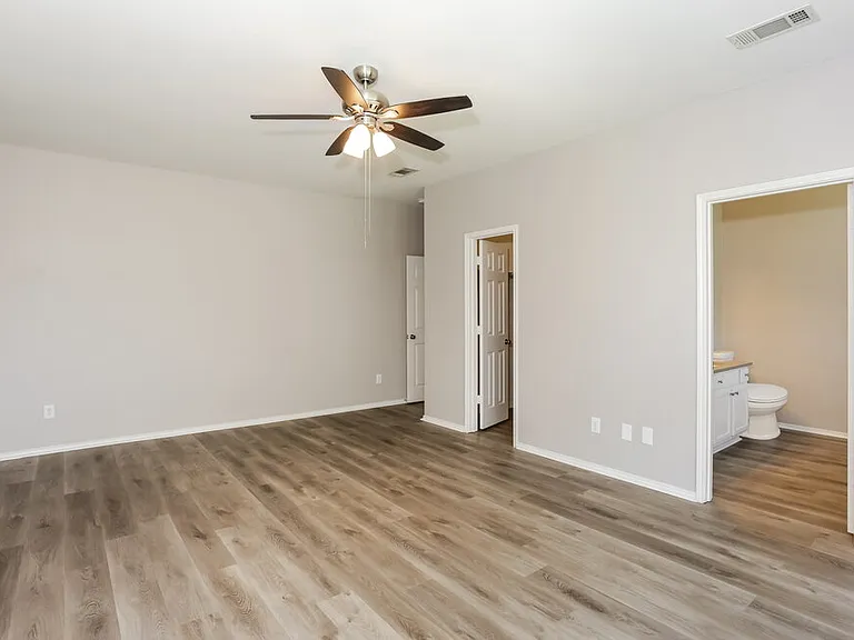 7633 Hollow Forest Dr — Photo 10