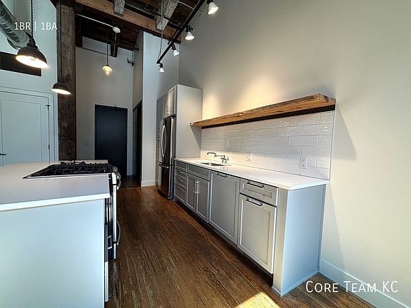 3rd image of 1513 Walnut St #104