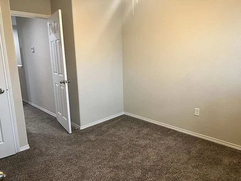 1516 Lucille St — Photo 35
