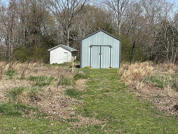 2nd image of 1000 Corinth Rd