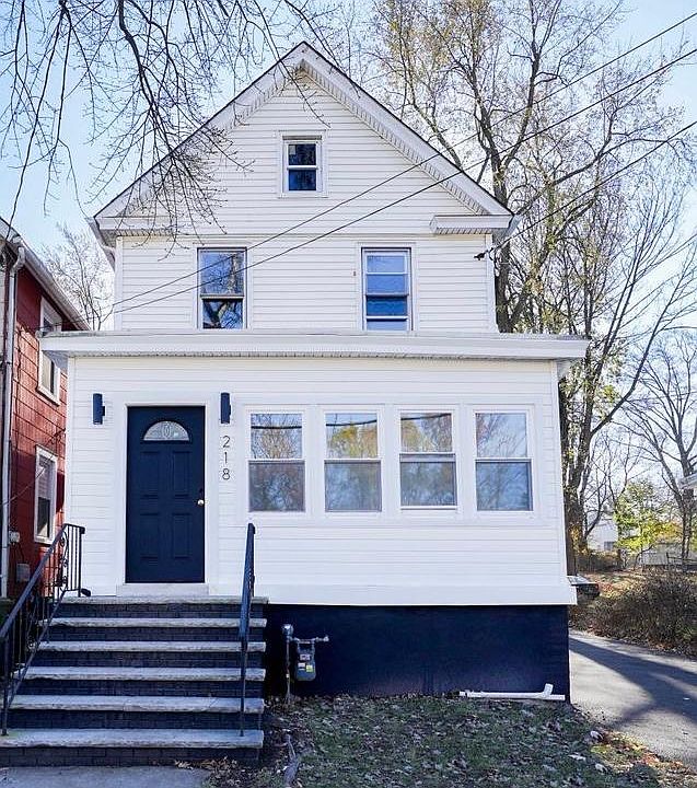 1st image of 218 E 8th Ave