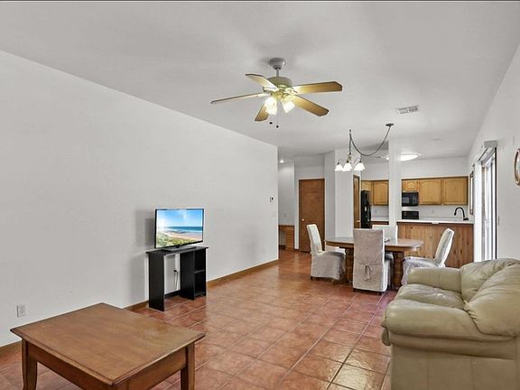 4th image of 2464 Sunridge Dr #Townhouse