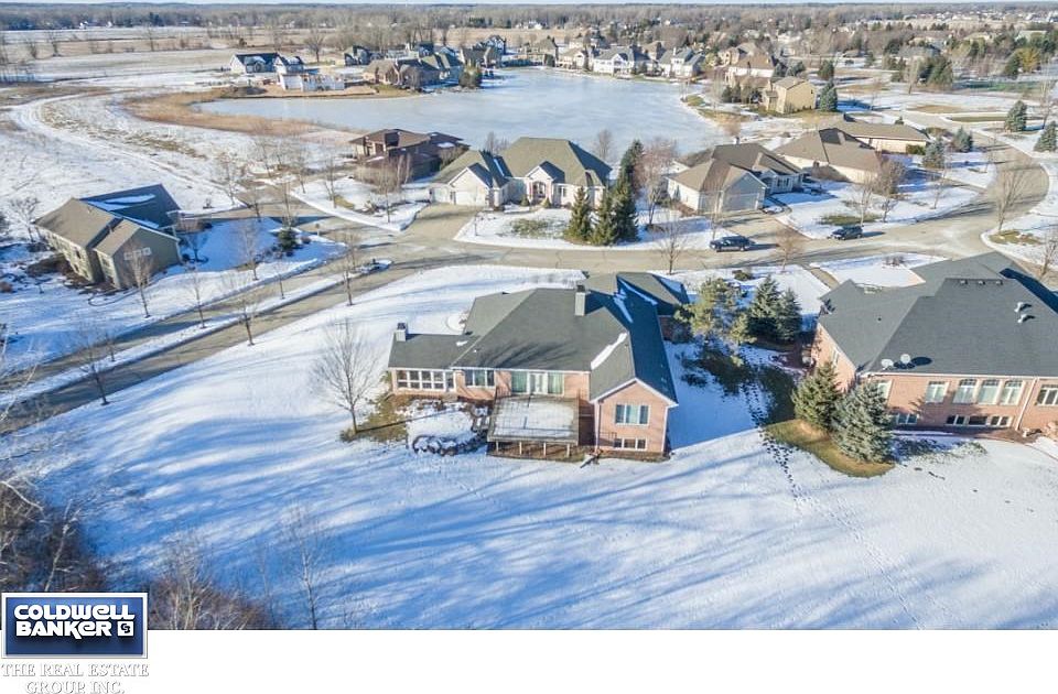 2360 Crown Pointe Blvd, Suamico, WI 54173 Zillow