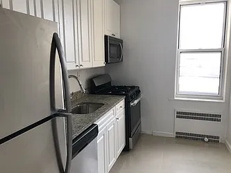 Rented by Zikos Realty Services