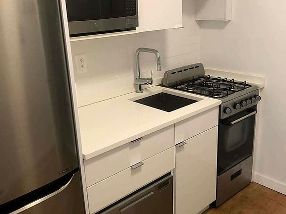 2nd image of 513 E 75th St #1W2F