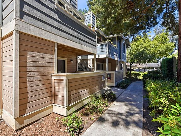 2nd image of 2695 Somerset Park Cir