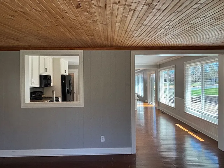400 Spring St — Photo 24