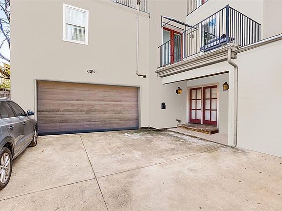 2nd image of 5014 Mission Ave #A & B