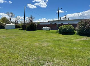 102 E Cook Ave, Geyser, MT 59447