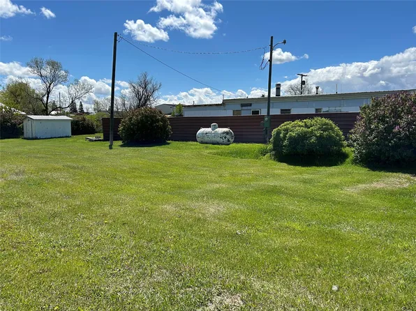 102 E Cook Ave, Geyser, MT 59447