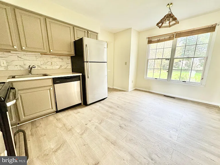 501 Falcon Dr — Photo 11