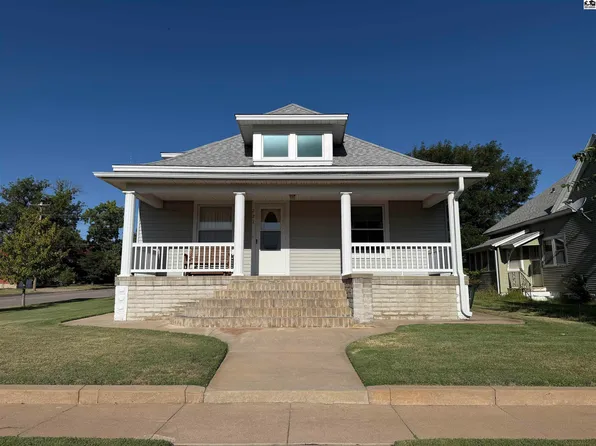 221 S Pine St, Pratt, KS 67124