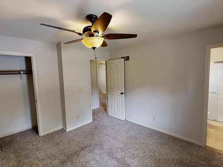 11124 N Harrison St — Photo 16