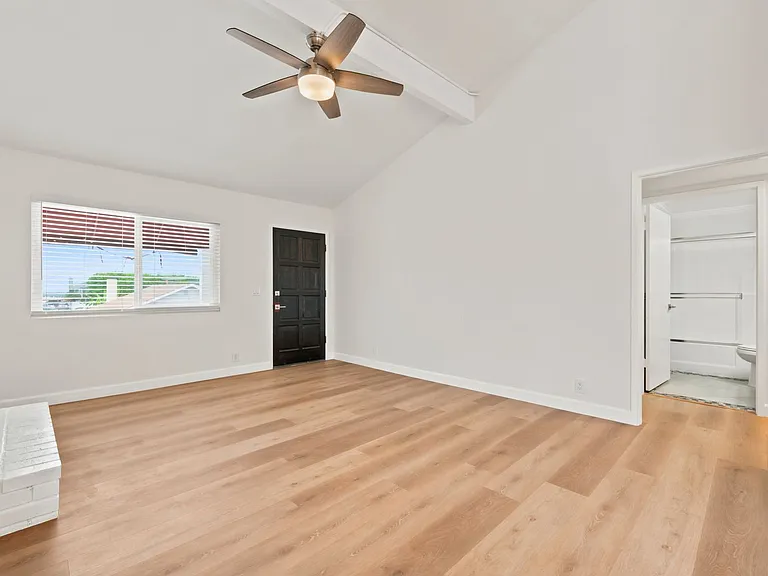 2222 Pacific Ave — Photo 2