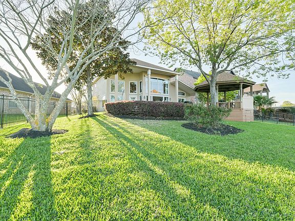 5th image of 309 Harbor Cir