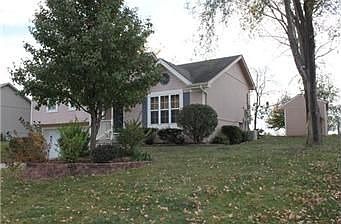 1st image of 805 SE 16th Ter