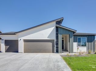 1940 SW Sharpshinned Ave, Mountain Home, ID 83647