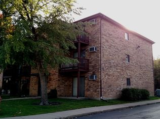1368 N Geneva Dr APT 3A, Palatine, IL 60074