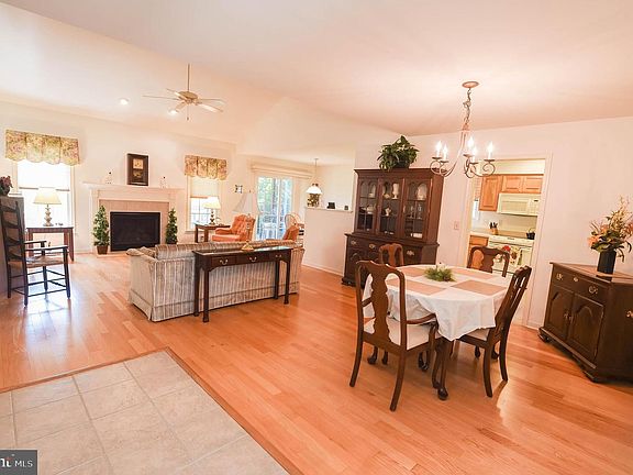 5th image of 6007 Bell Creek Dr