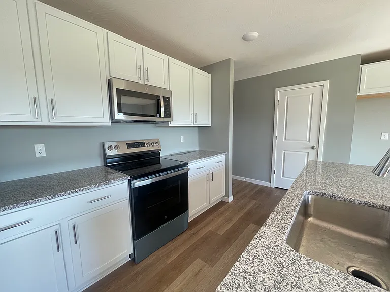 1722 N Hawthorne Pl — Photo 6