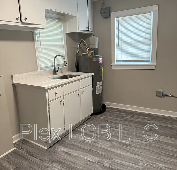 116 Oak Ln — Photo 3