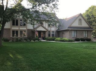 2475 Buckingham Pl, Brookfield, WI 53045
