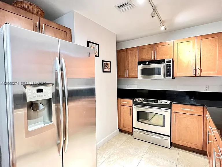 8390 SW 72nd Ave #521 — Photo 18