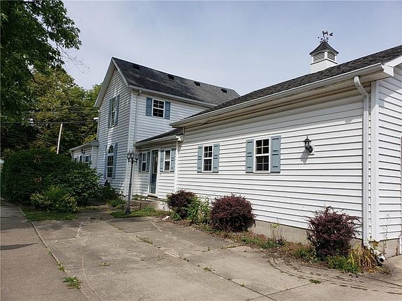 2nd image of 330 S Walnut Ave