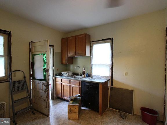 5th image of 140 New St