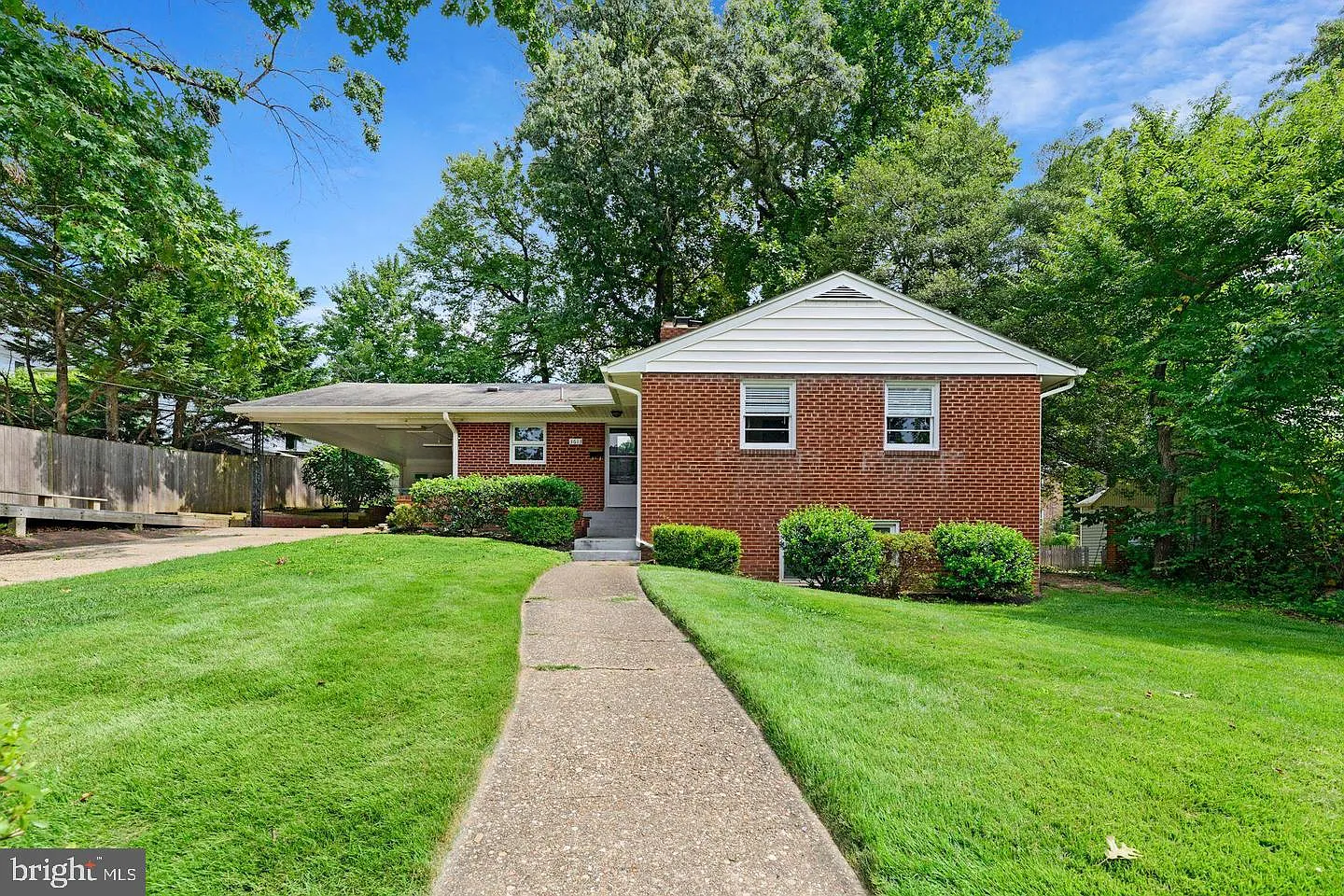 4 bed, 3.0 bath, 1328 sqft, $4,750 — Photo 1