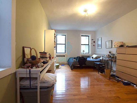 5th image of 15 Crooke Ave APT 2F