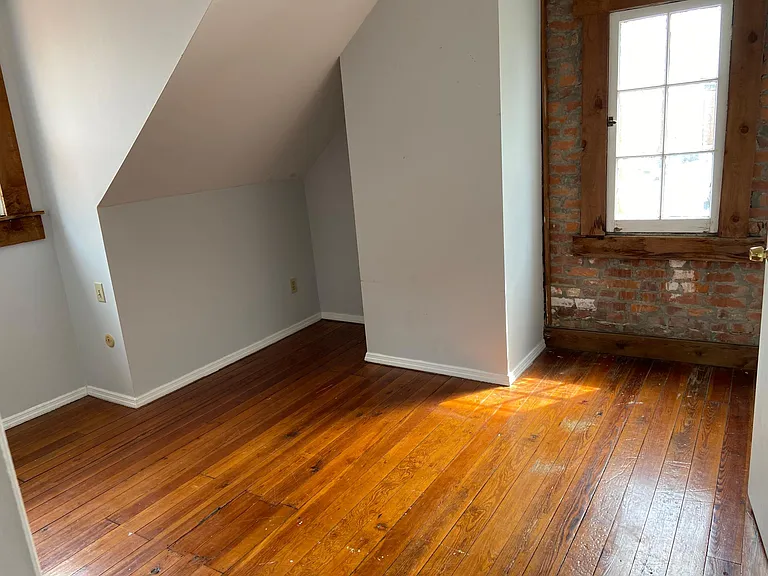 578 City Park Ave — Photo 8
