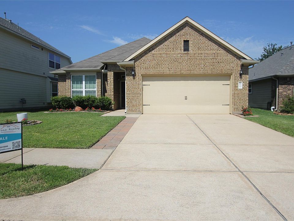 1st image of 30723 Gardenia Trace Dr