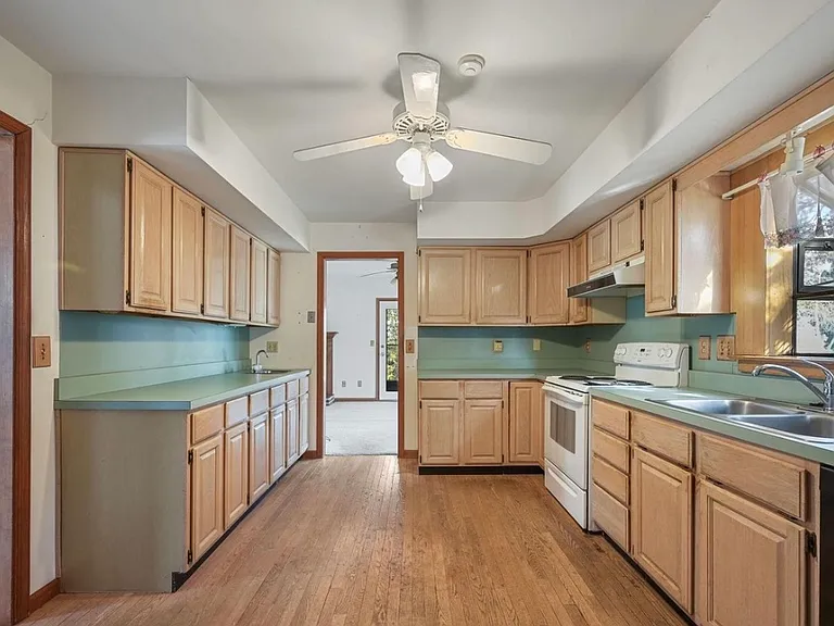 34 Bay Breeze Dr — Photo 5