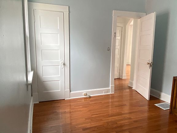 5th image of 5328 Globe Ave