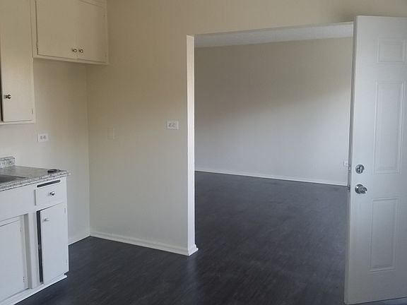 5th image of 962 N Mountain View Ave APT 04
