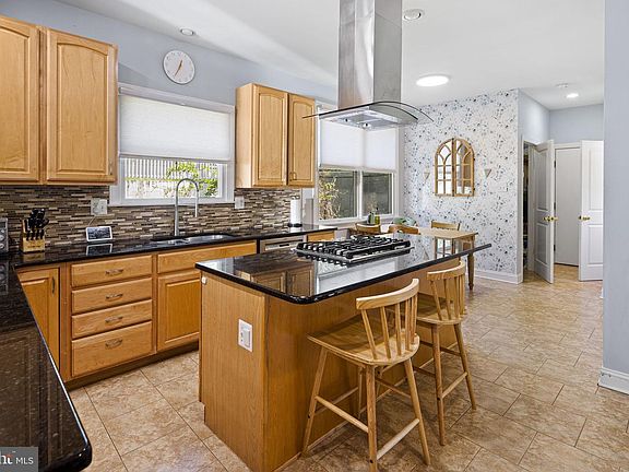 5th image of 1711 Powder Mill Ln