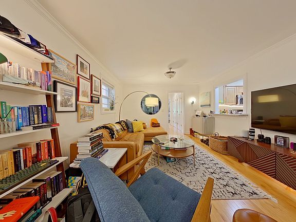 2nd image of 625 W Deming Pl #2F