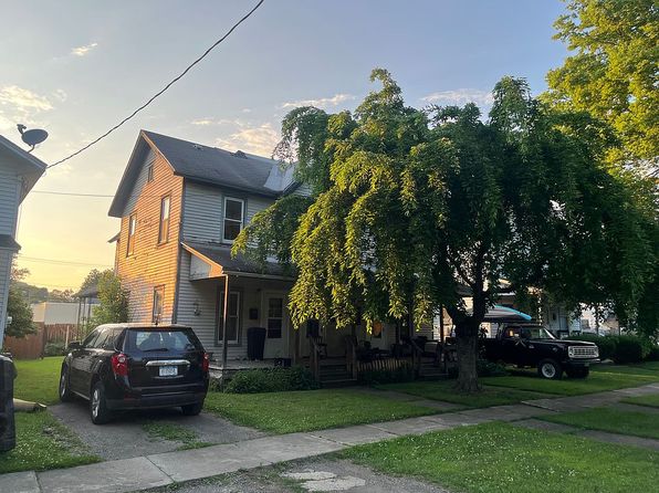 65-67 E Everett St